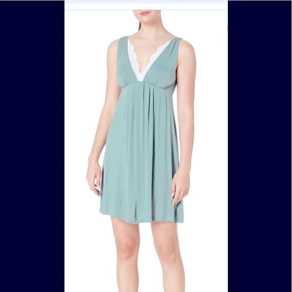 🛍Arabella Forest Green sexy night gown Sleepwear Size: Small 🎊